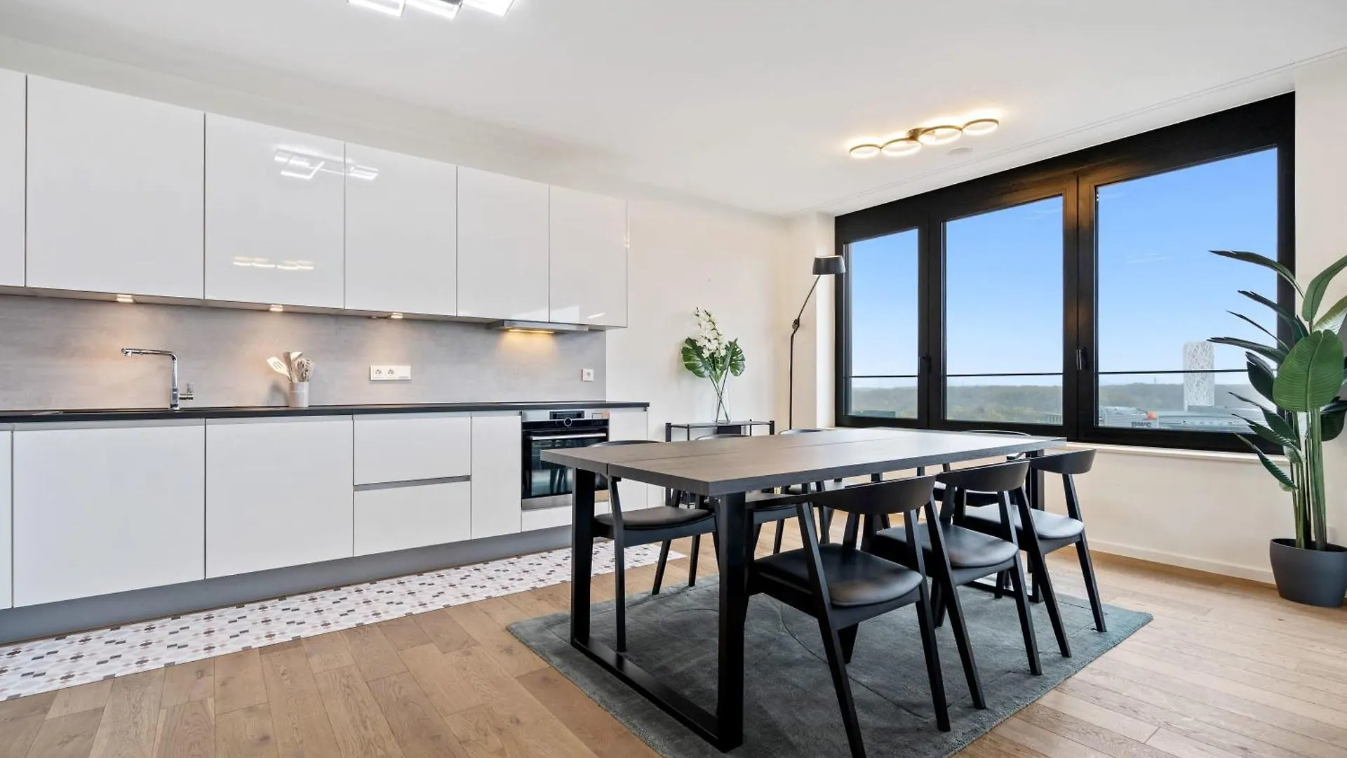 Modern 2BR Apartment with Pool & City Views 룩셈부르크 룩셈부르크